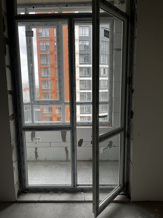 Продам витражное окно пластиковое