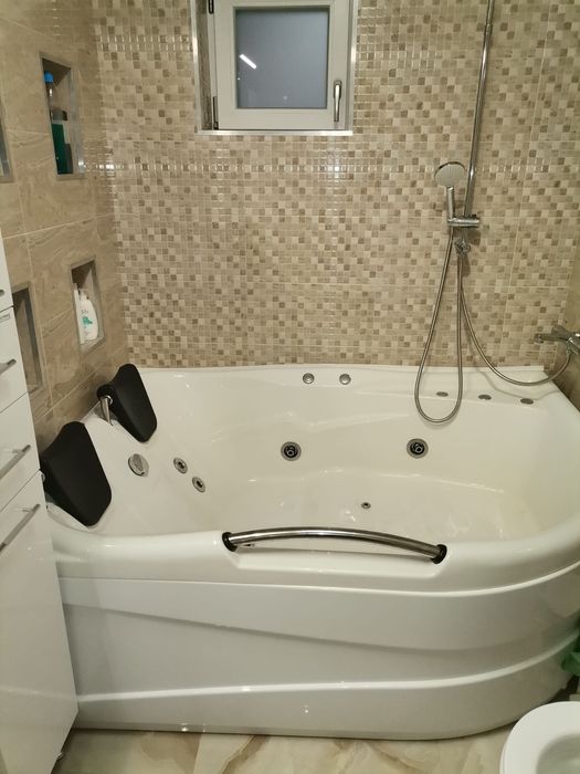 Cadă hidromasaj Aisha