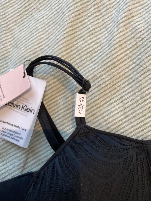 НОВ сутиен Calvin Klein 32С