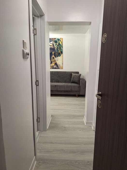 Închiriez apartament