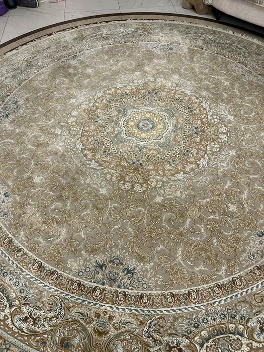 В продаже круглый ковер