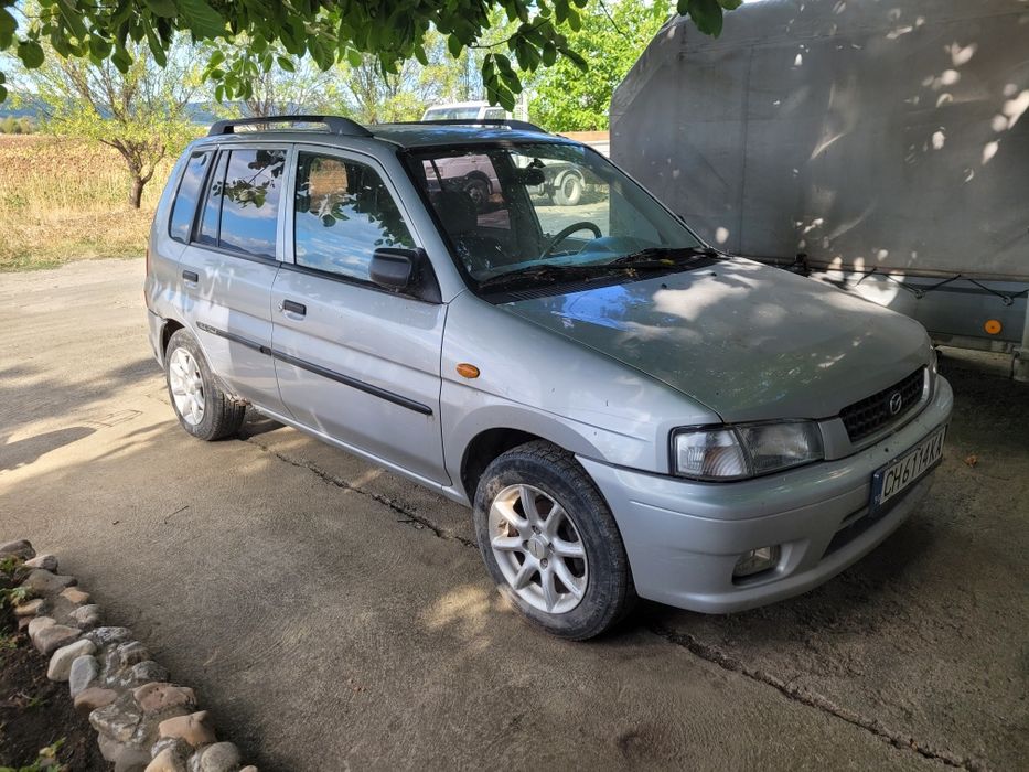 Мазда Демио цяла или на части