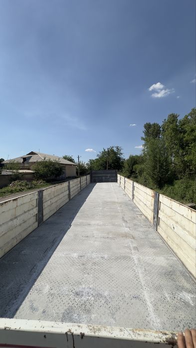 Uz avto Treller yarim trkama bortliy Kantenaravoz