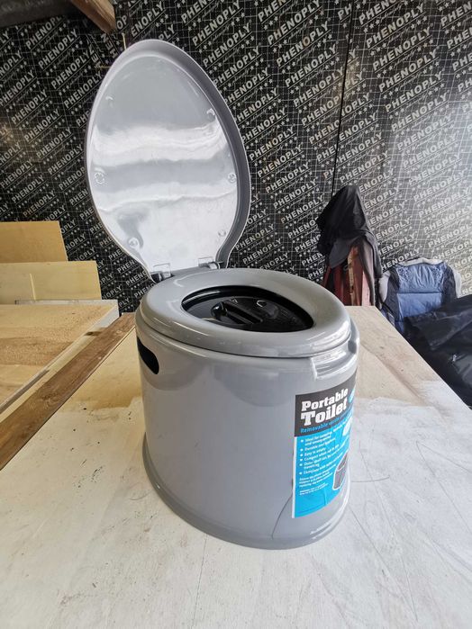 Къмпинг преносима тоалетна