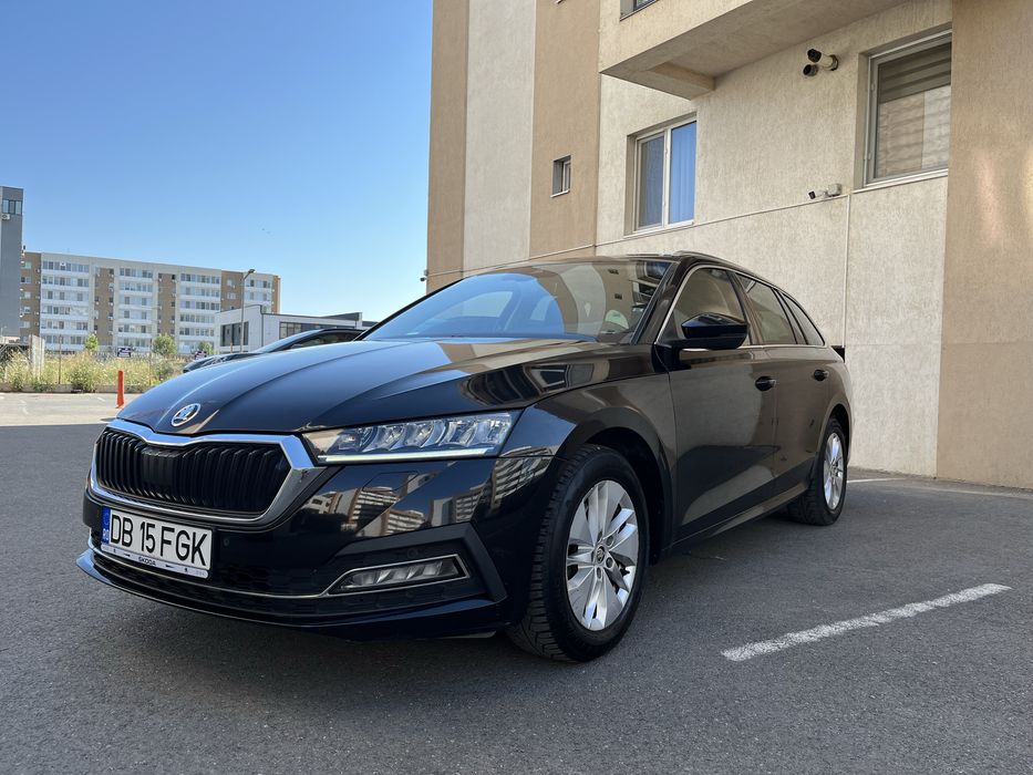 Skoda Octavia 2020 Diesel 2.0 manual incalzire scaune bord digital senzori parcare recunoastere semne faruri led geamuri privacy navigatie mare