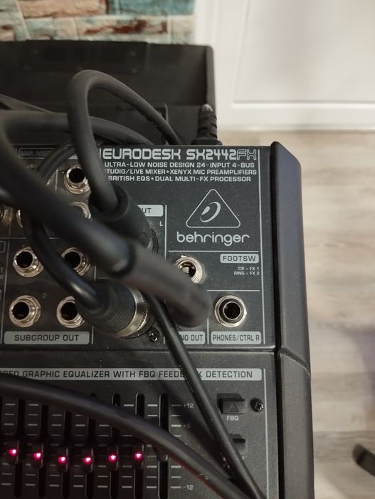 Vând mixer audio analogic