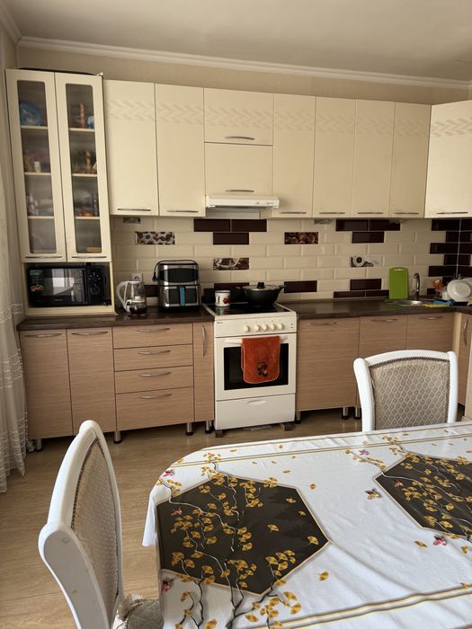 Продам 3-х комнатную квартиру по пр. Шахтеров, 52