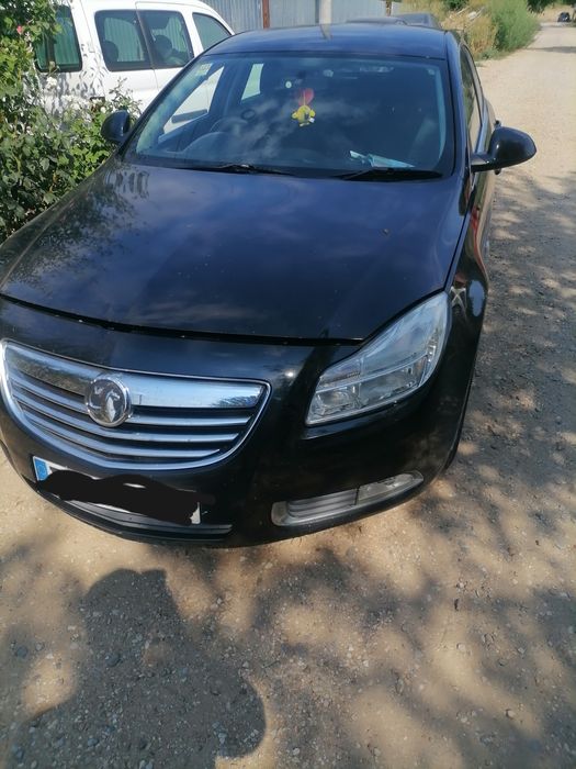 Dezmembrez opel insignia