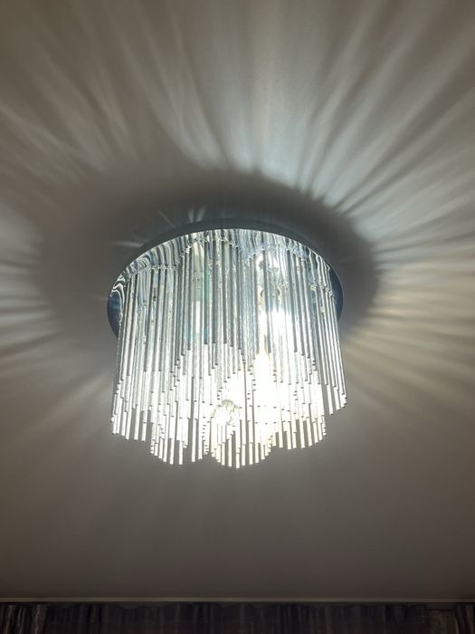 Продам люстру б/у в хорошем состоянии