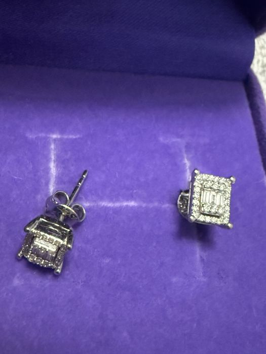 Бриллиантовые пусеты 750 пробы