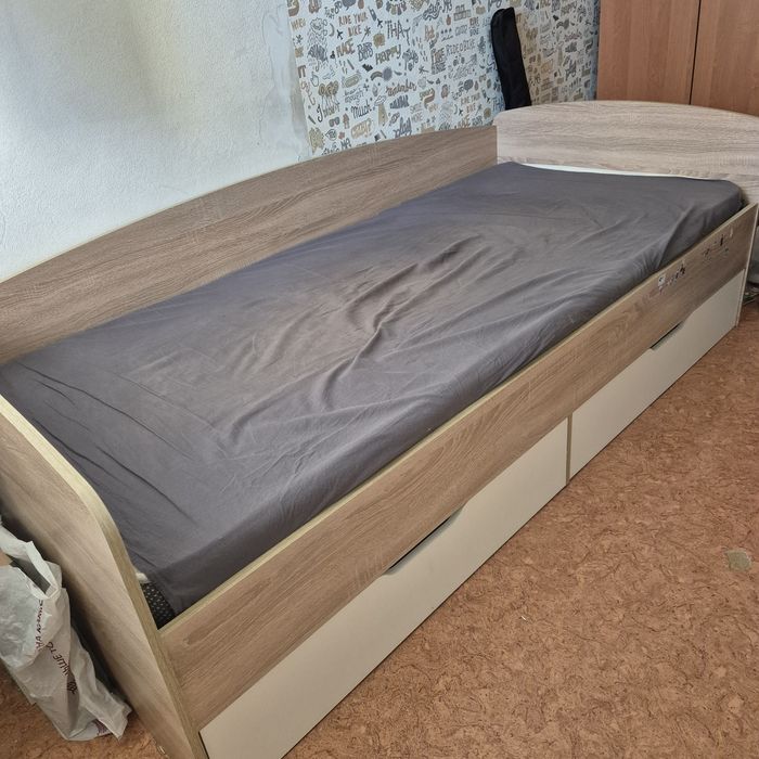 Односпальная кровать