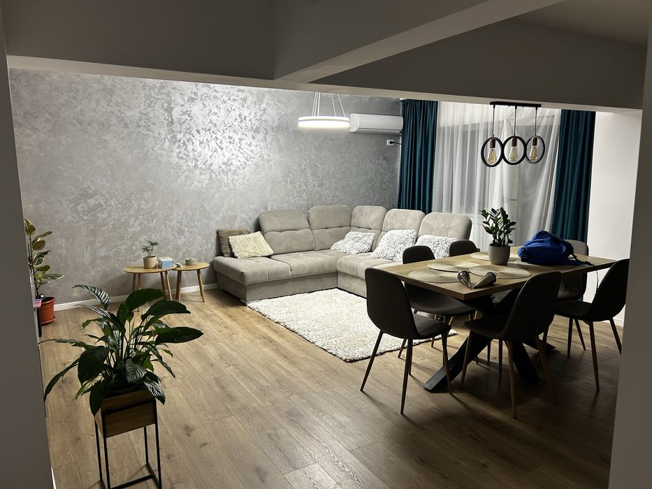 Vand apartament 3 camere, renovat