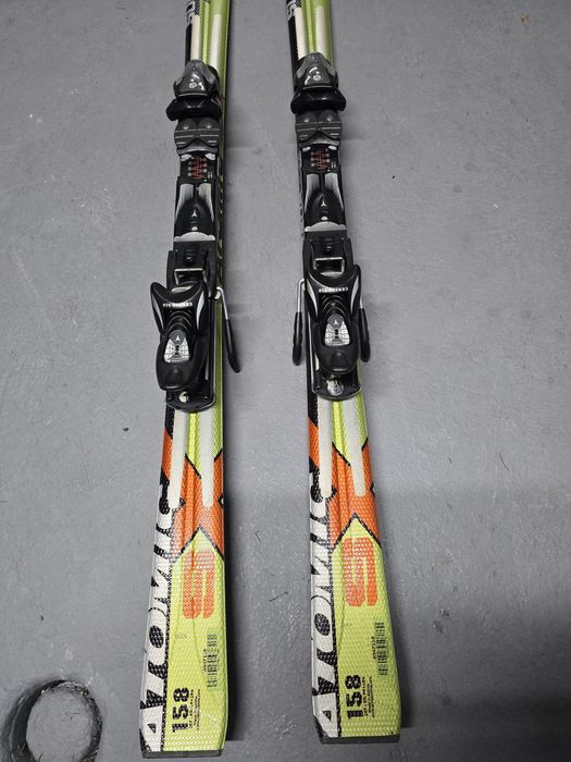 Schiuri / ski stare foarte buna