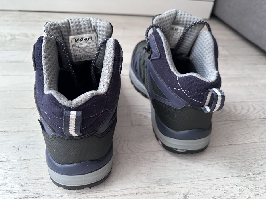 Дамски туристически обувки за планински преходи