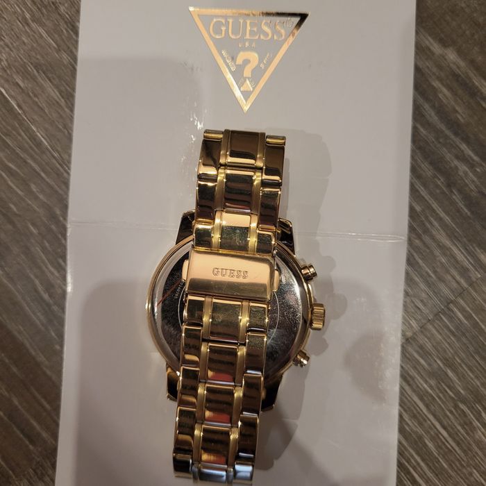 Оригинален дамски часовник Guess