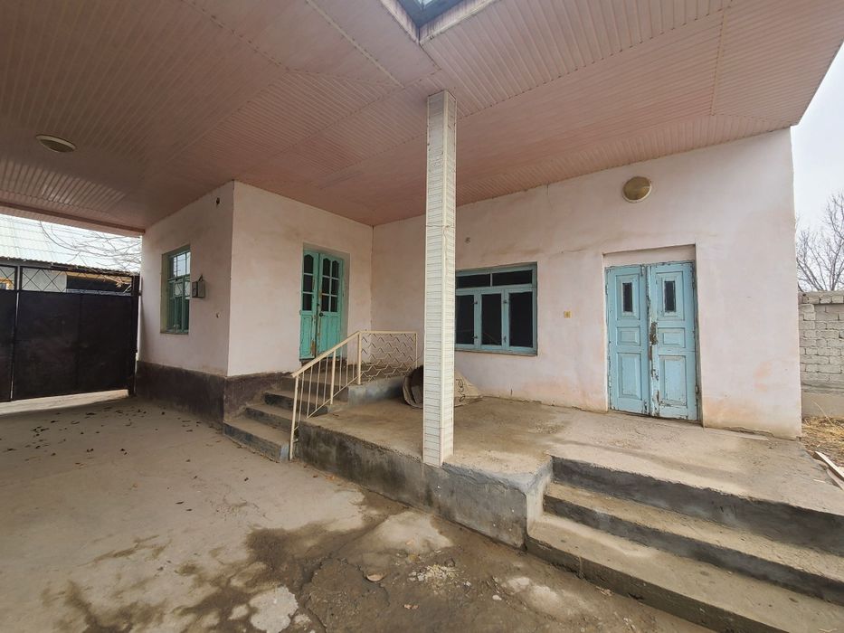 Уртасаройда ховли сотилади