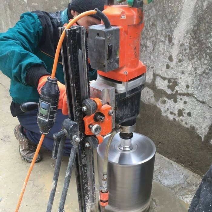 Almasniy bur karonkada xar xil razmirdagi teshik ochamiz