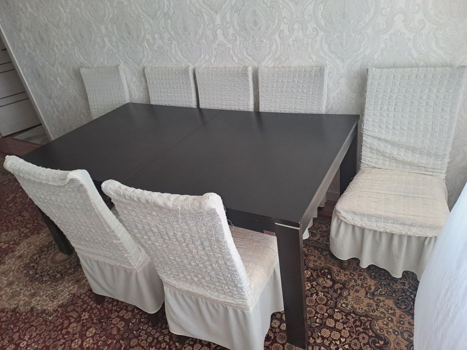 Стол со стульями