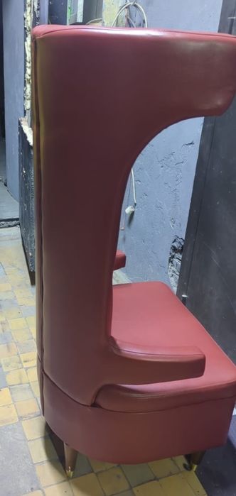 Кресло из эко кожи.