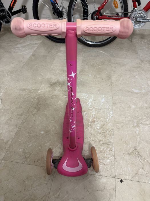 Детска тротинетка за момиче