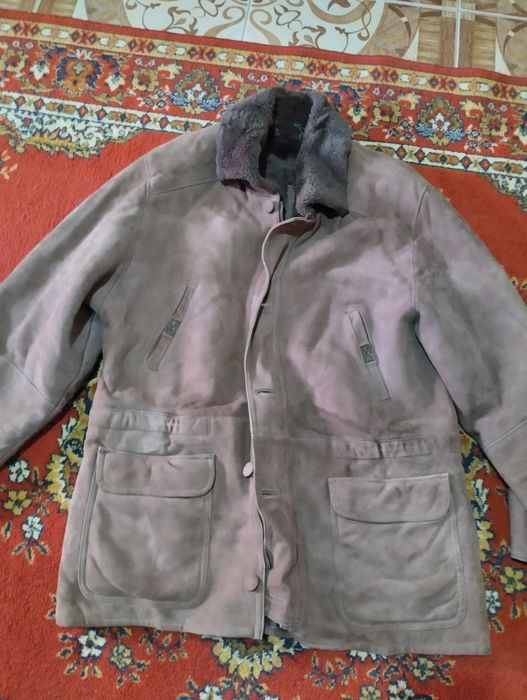 Продаю верхнюю одежду