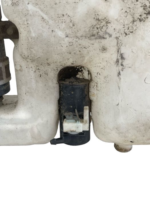Vas Lichid De Spalare Parbriz Cu Pompite Mitsubishi L200 2002 2.5D 85