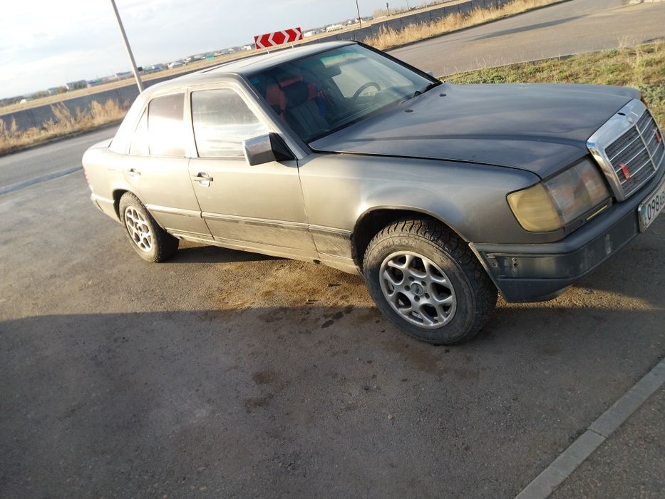 Мерседес 124 260 е