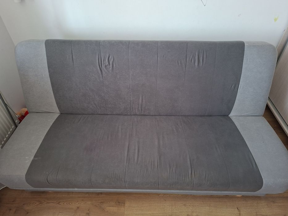 Canapea extensibila de 3 locuri cu spatiu de depozitare