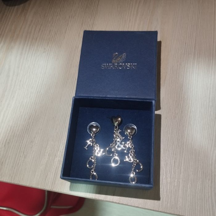 Продается серьги разных времён