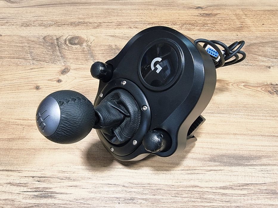 Волан с педали Logitech G29 Driving Force за Playstation 3,4,5 и PC