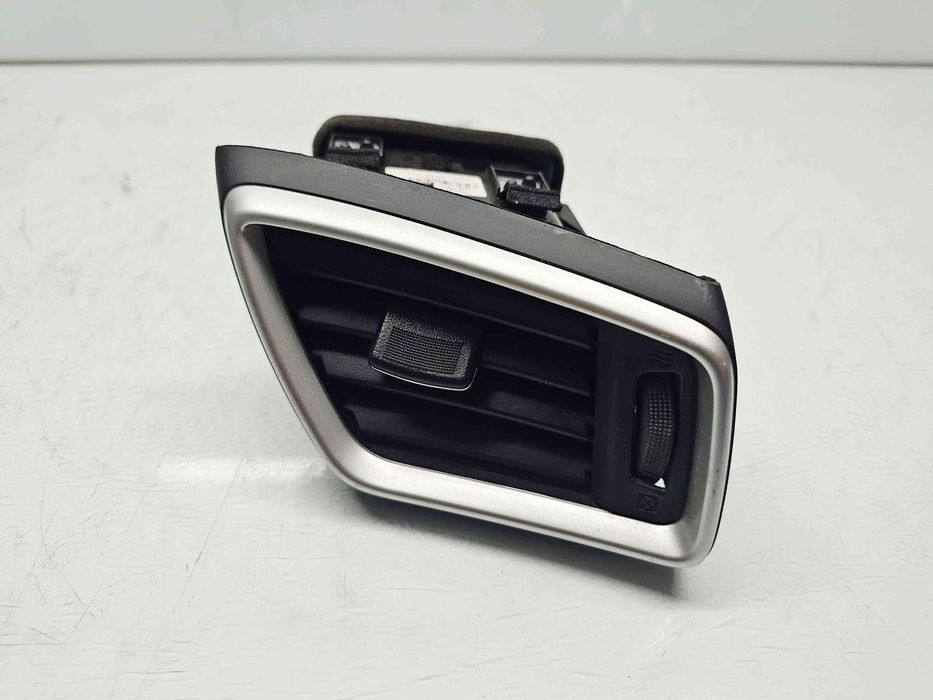 Grila aerisire centrala Nissan Qashqai (2) [Fabr 2013-2017] 687604EA0