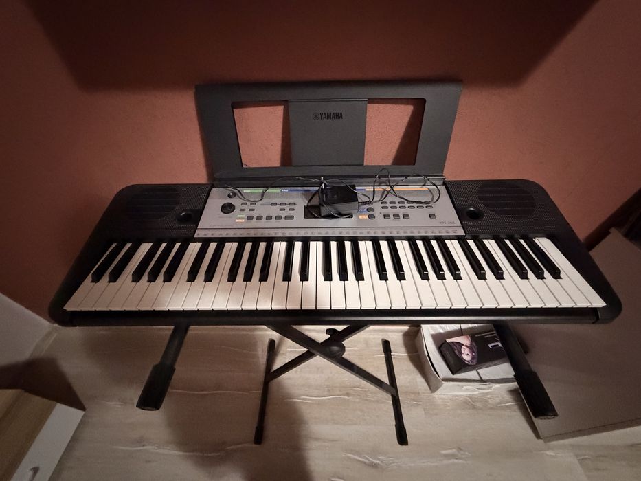 Синтезатор Yamaha YPT-205