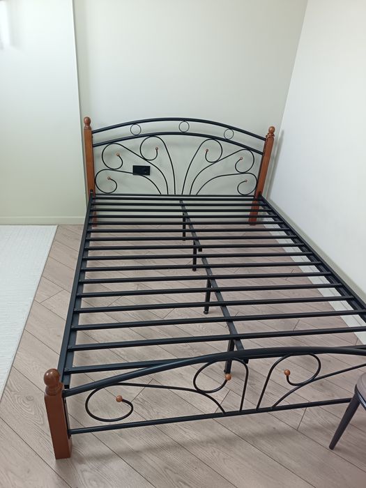 Кровать двухспальная