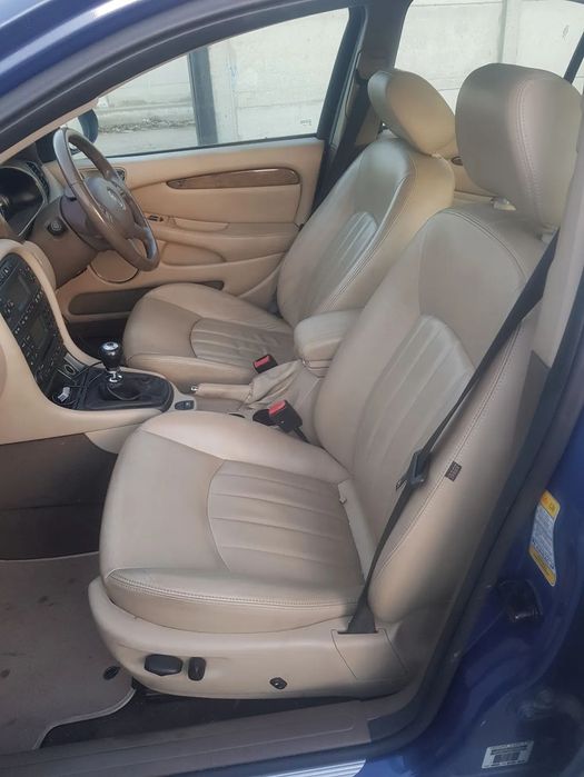 Dezmembram  Jaguar X Type 2.0 tdci , an 2005