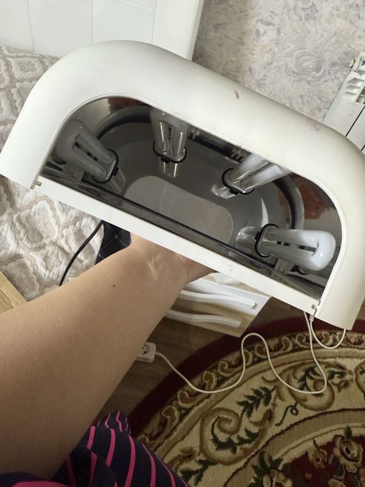 Продам лампу для ногтей