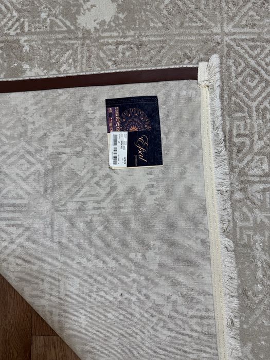 Продам ковер для гостиной