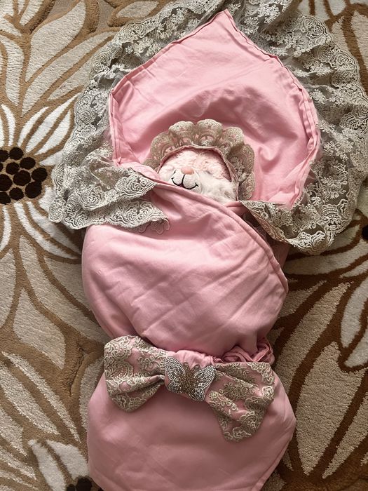 Продам конверт на выписку , для девочки