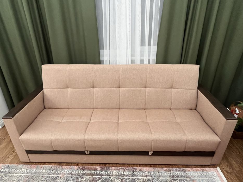 Коричневый диван продам