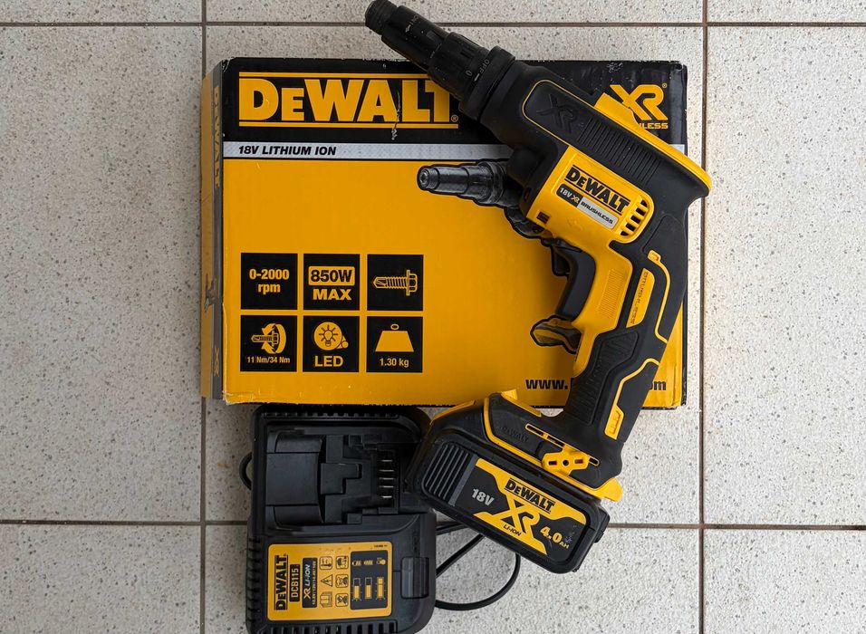Акумулаторен винтоверт Девалт - Dewalt DCF622N с 4 AH батерия и зарядно - за гипсокартон и ламарина