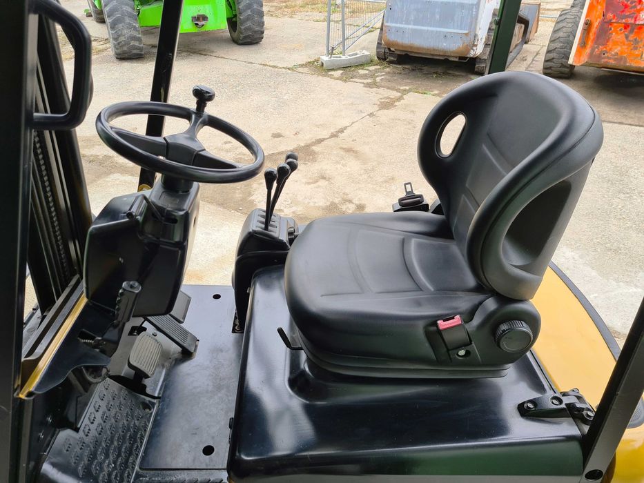 stivuitor CAT EP15KRT-PAC, 2272 ore functionare