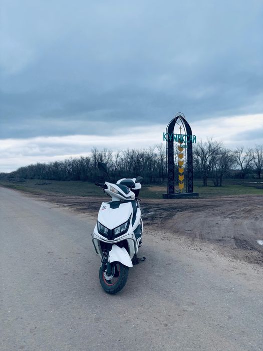 Продаетс мопед м8 150 кубов