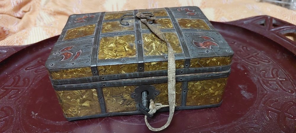 Шкатулка, сундучок,ларец