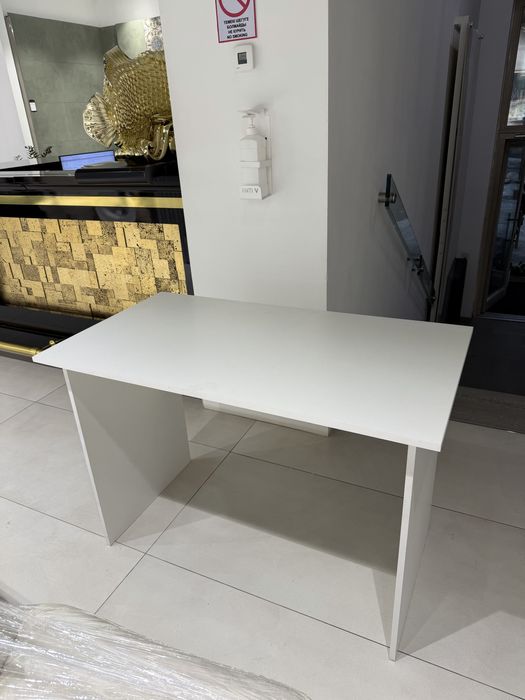 Рабочий стол белый