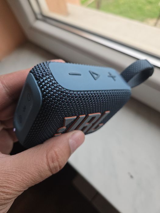 Блутут колонка JBL