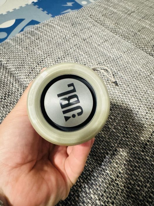 Vând boxa JBL Flip 3 impecabila