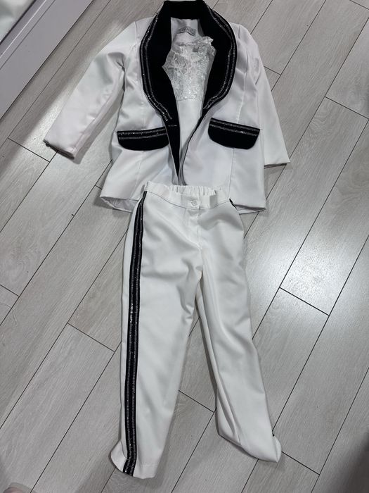 Compleu 5/6 ani fetita