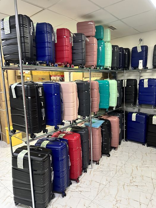 Чемодан пластиковые Магазин 24/7