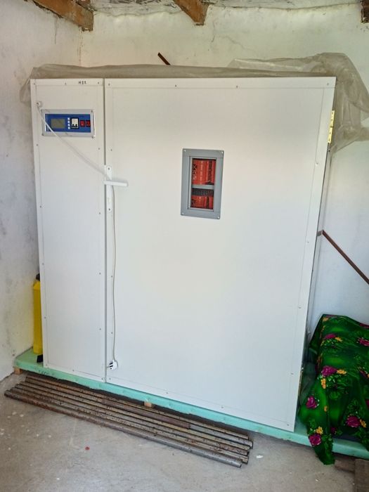 Inkubator sotiladi 1000talik