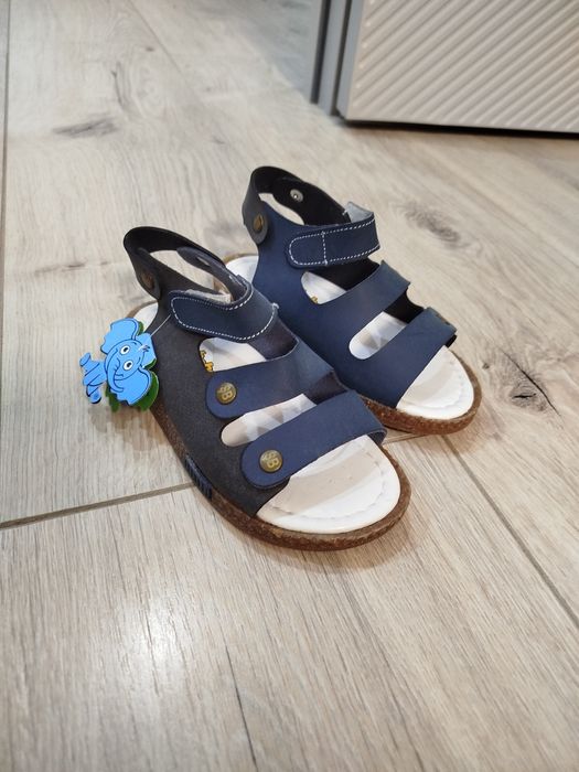 Продам сандали детские