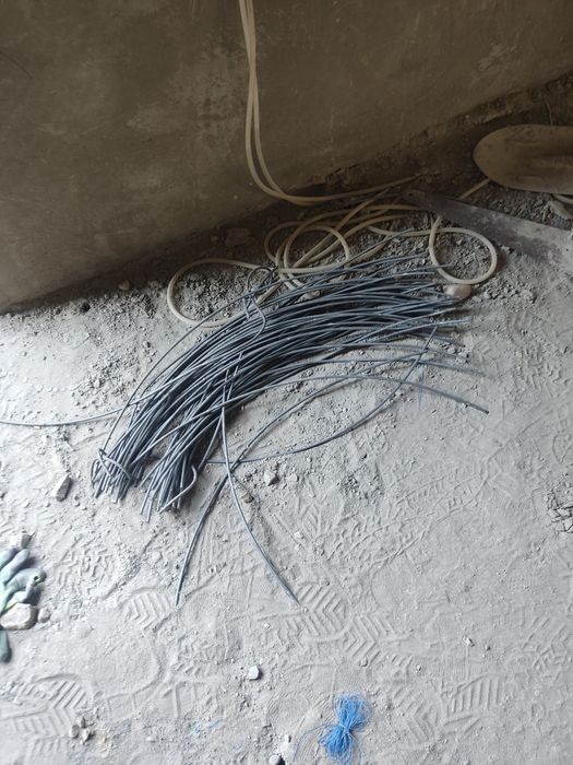 Курилишдан ортиб колган стойка тахталарни (кащей) сотаман.